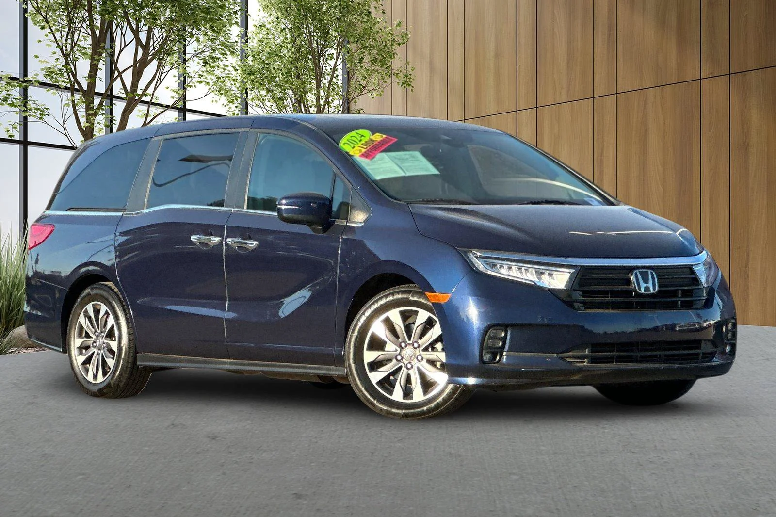 Used 2024 Blue Honda EX-L image 2
