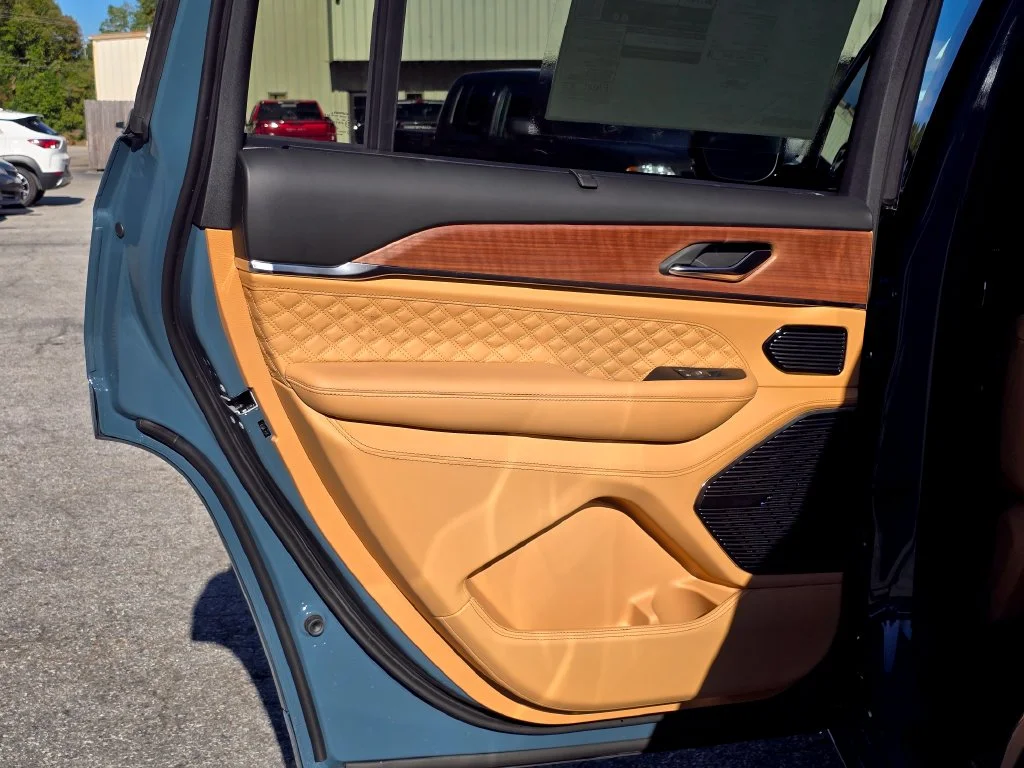 New 2027 Blue Jeep Summit image 37