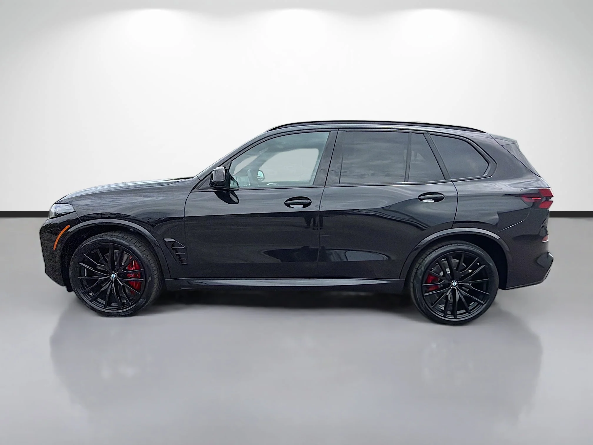 New 2026 Black Sapphire Metallic BMW M60i image 6