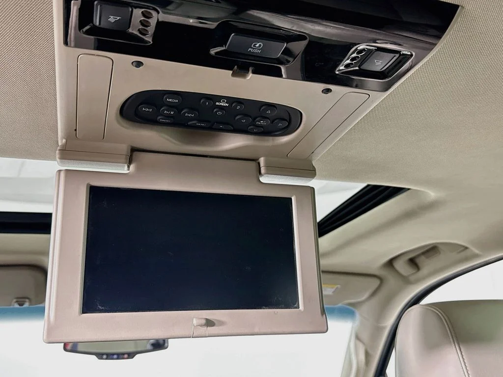 Used 2016 White Frost GMC Denali image 27