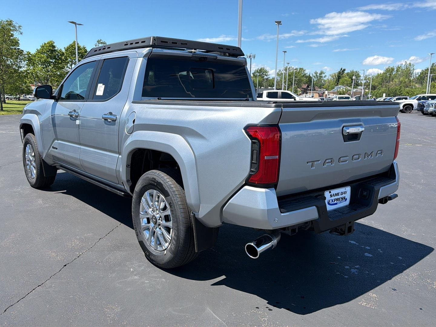 2026 Toyota Tacoma Limited - Photo 10