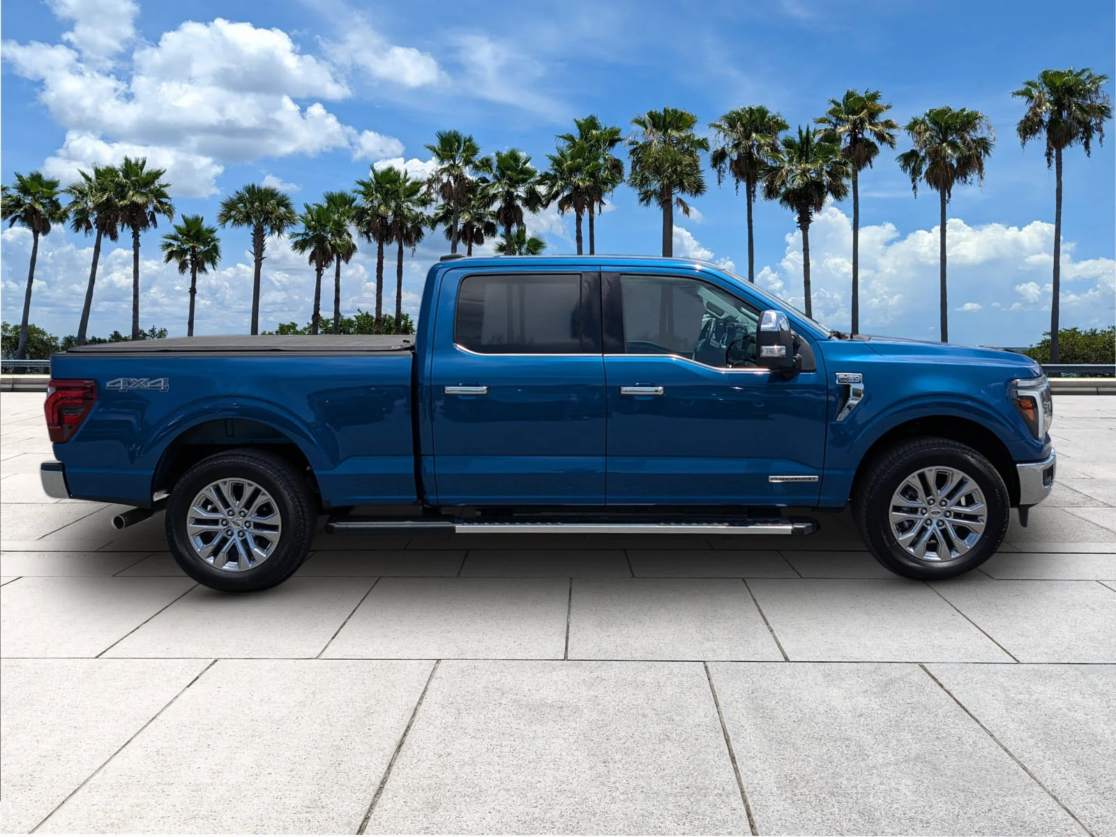 Used 2025 Atlas Blue Metallic Ford LARIAT image 8