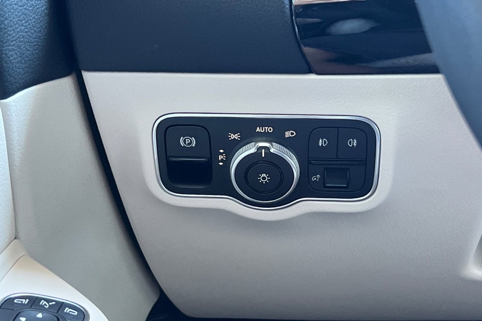 Certified Used 2026 Polar White Mercedes-Benz 250 image 33