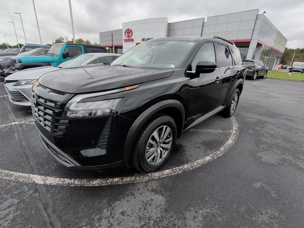 Used 2026 Black Nissan SL image 4