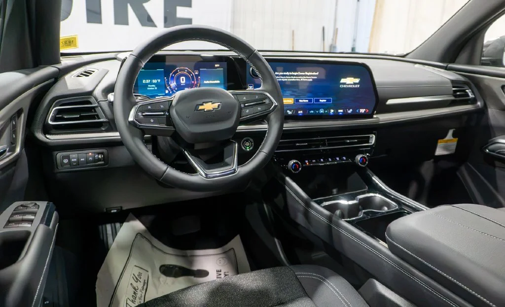 2027 Chevrolet Traverse LT - Photo 12
