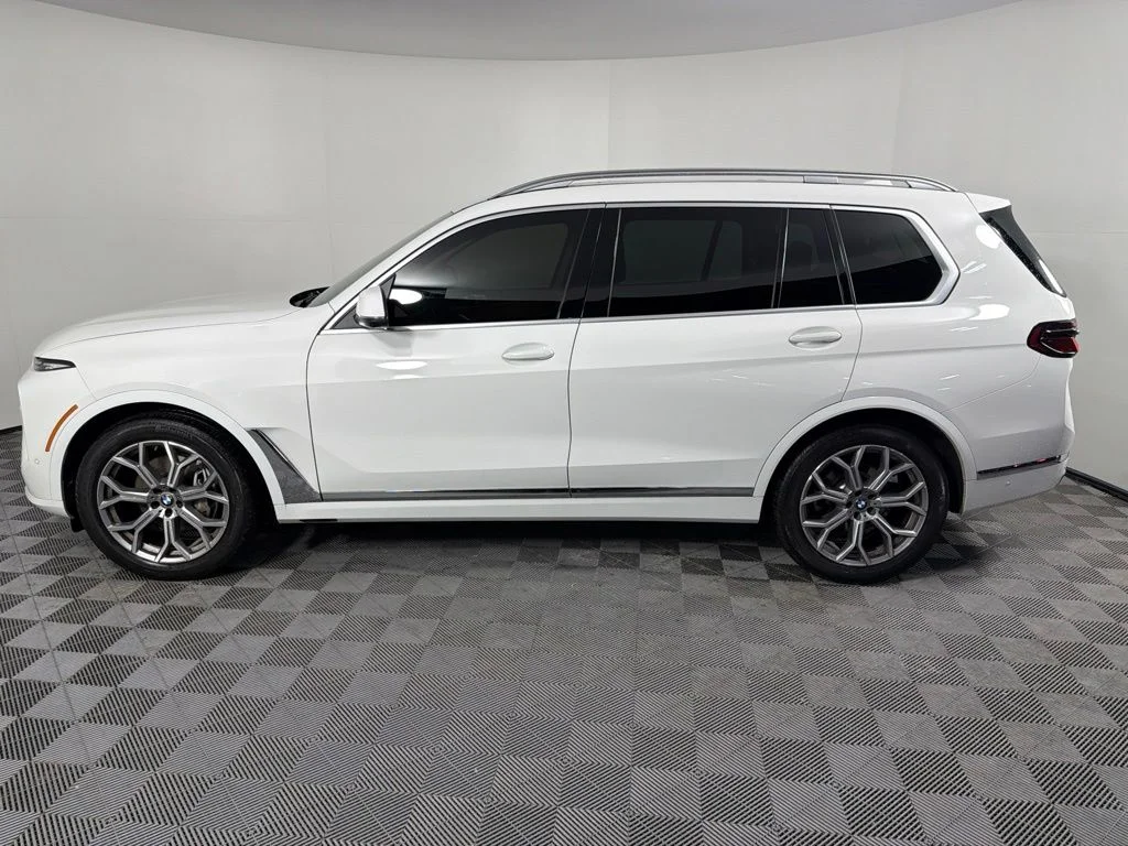 Certified Used 2026 Alpine White BMW xDrive40i image 8