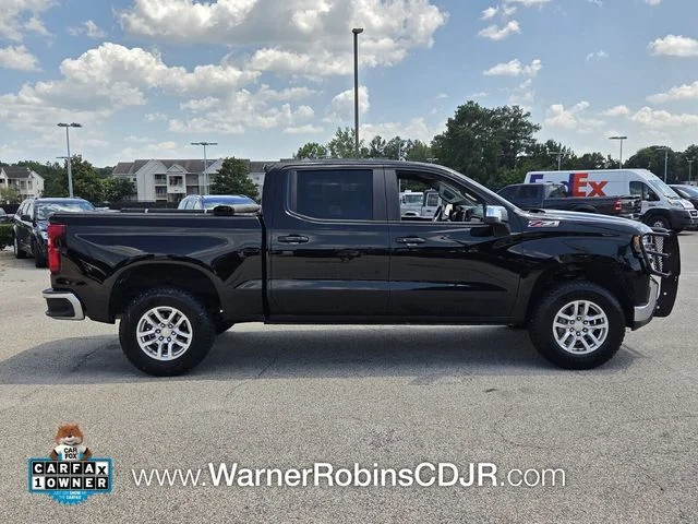 Used 2020 Black Chevrolet LT image 9