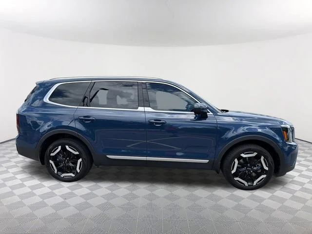 Used 2025 Blue Kia EX image 4