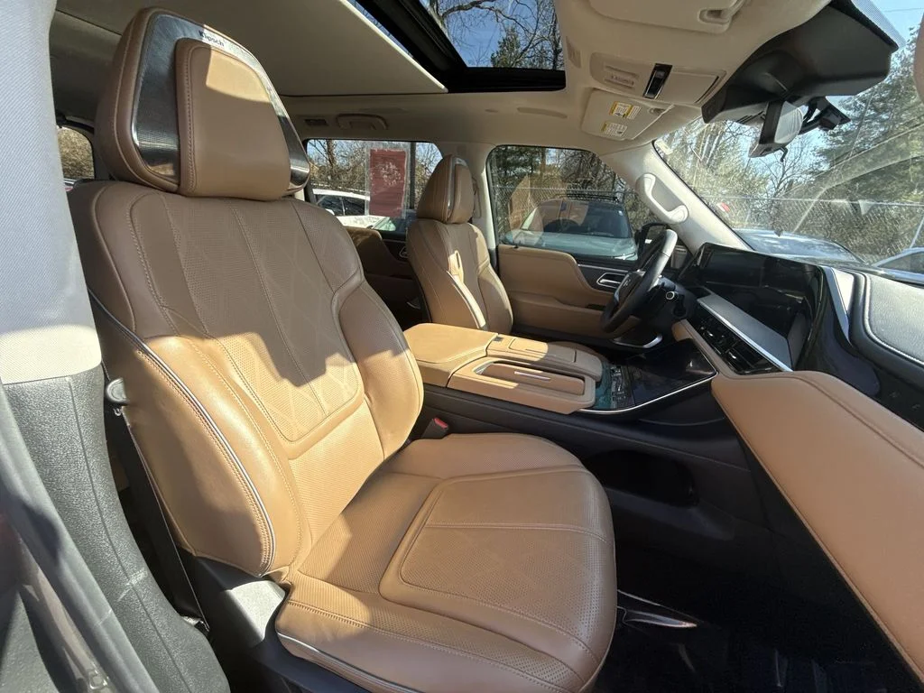 Used 2025 Silver INFINITI SENSORY image 25
