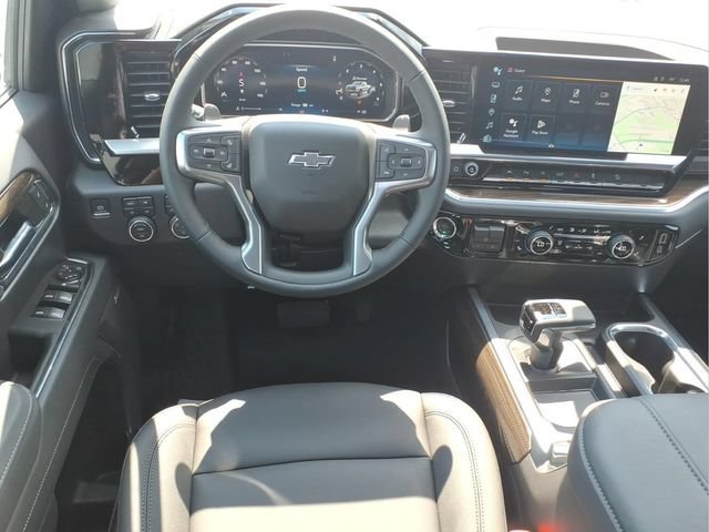 New 2026 Summit White Chevrolet LT Trail Boss image 4