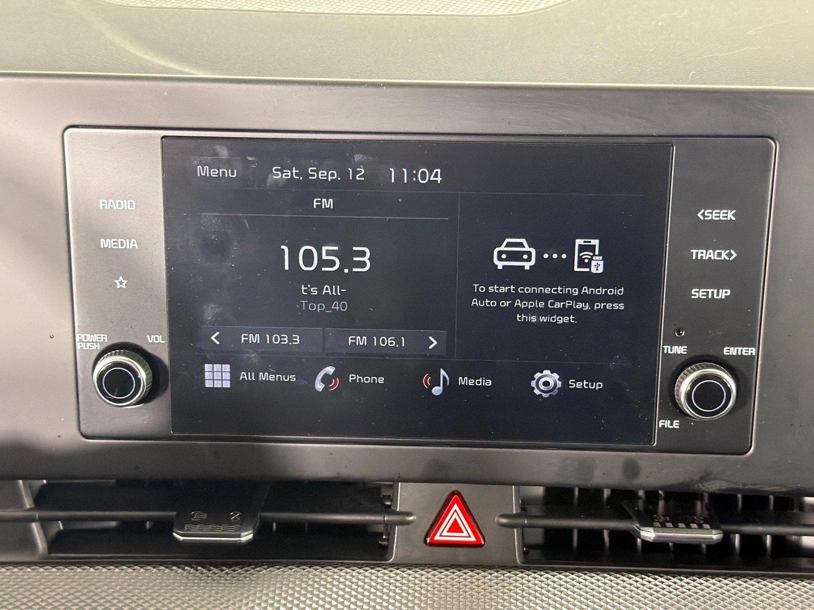 Used 2025 Snow White Pearl Kia LX image 28