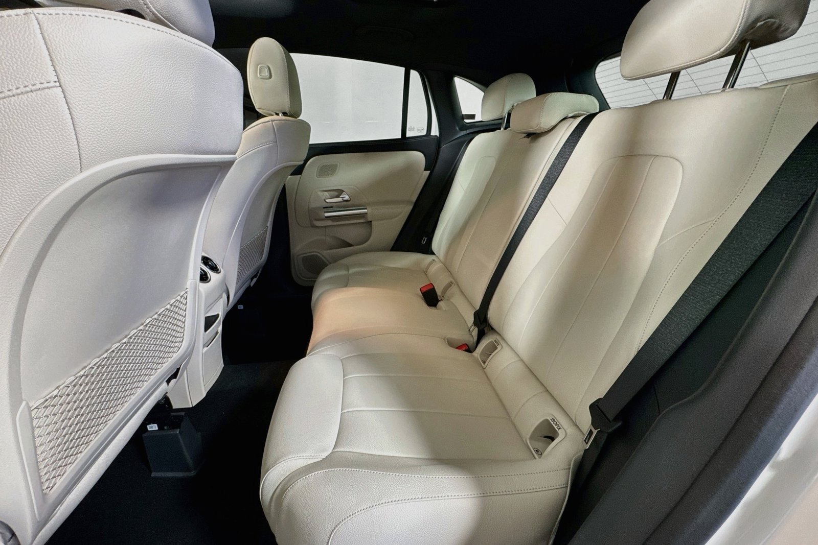 New 2026 Polar White Mercedes-Benz GLA 250 image 22