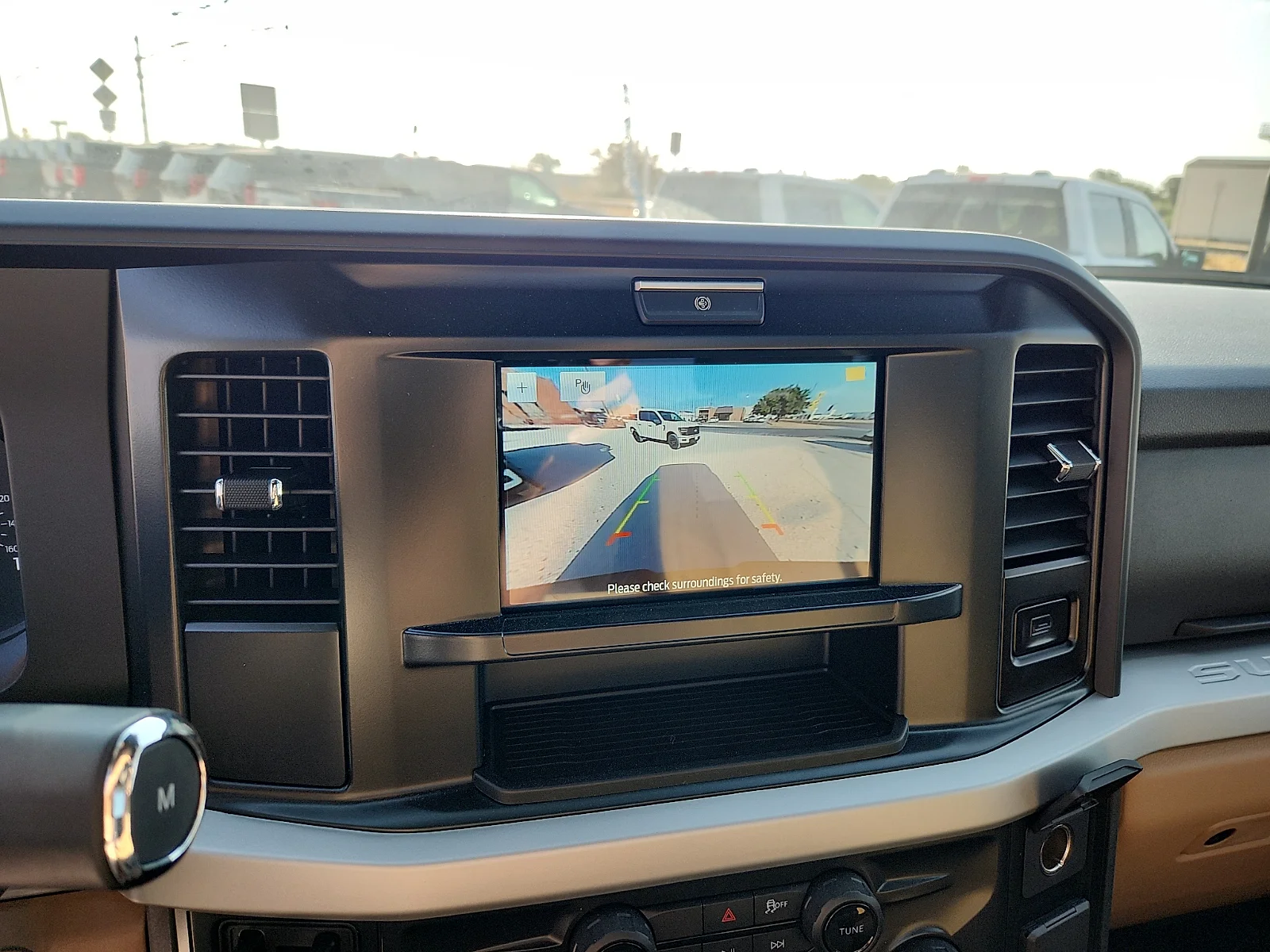 New 2027 Oxford White Ford XLT image 23