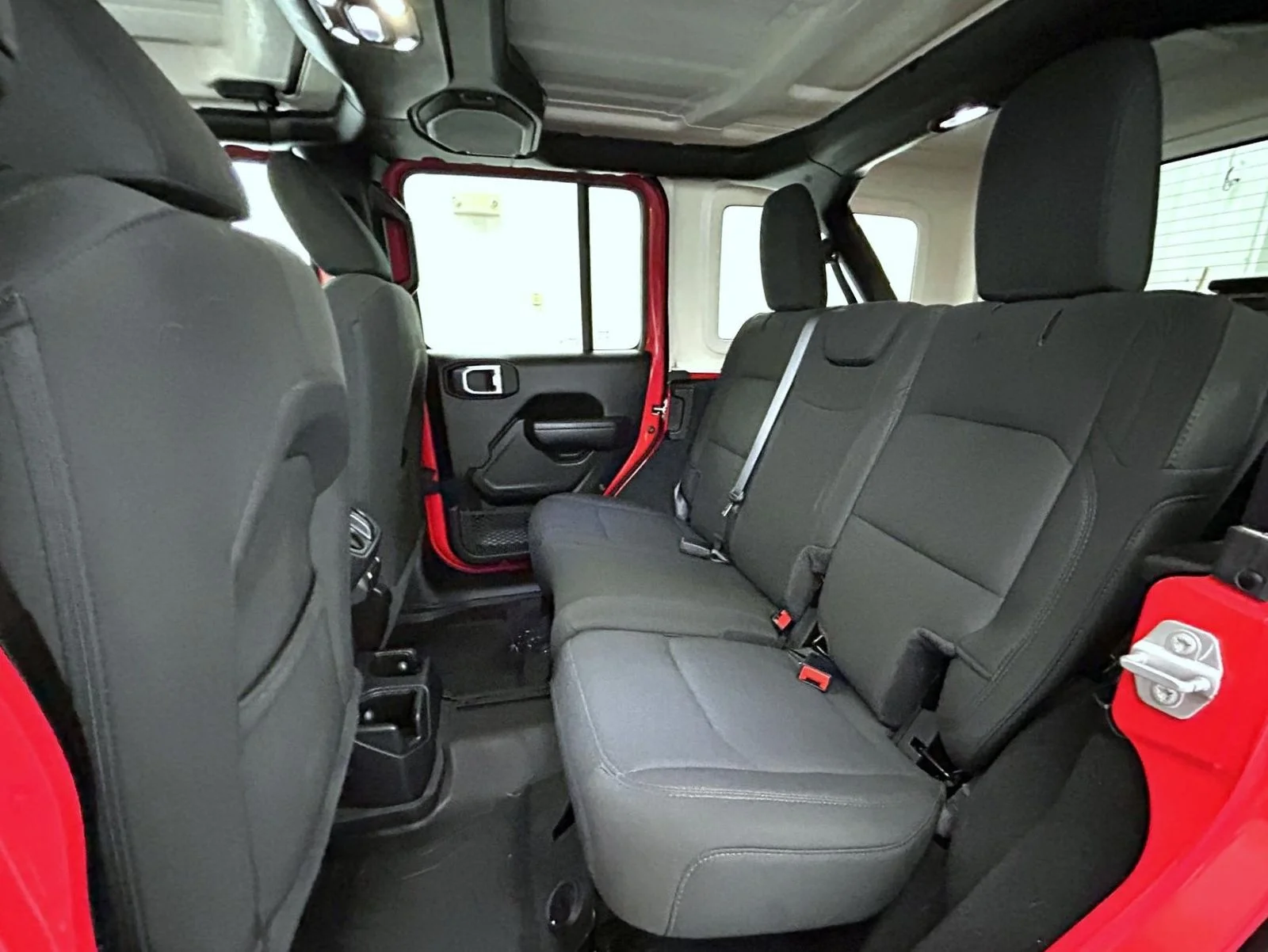 Used 2023 Red Jeep Sport S image 19