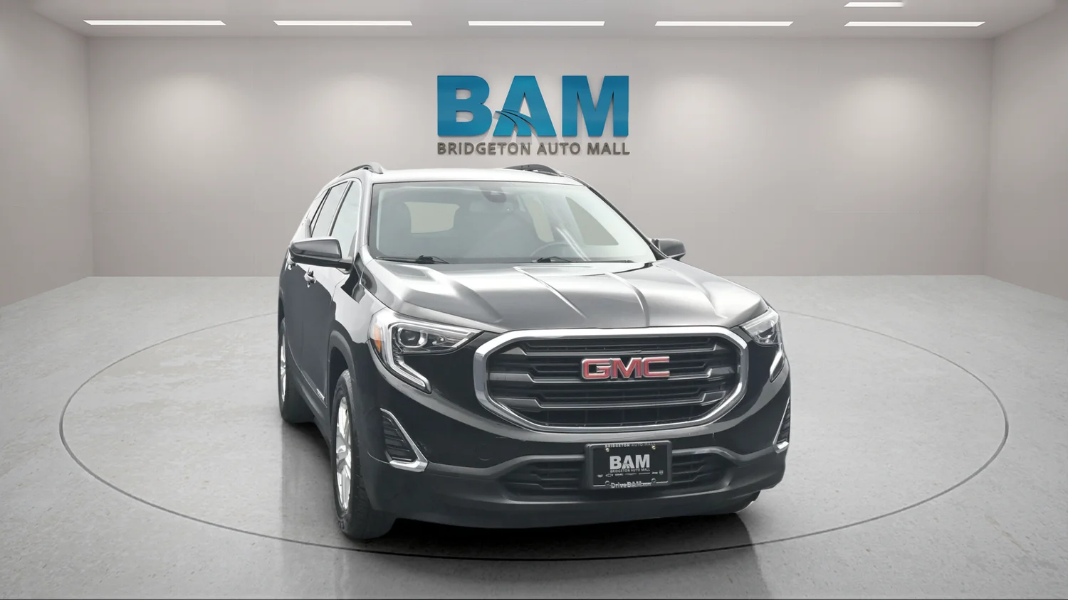 Used 2020 Black GMC SLE image 2