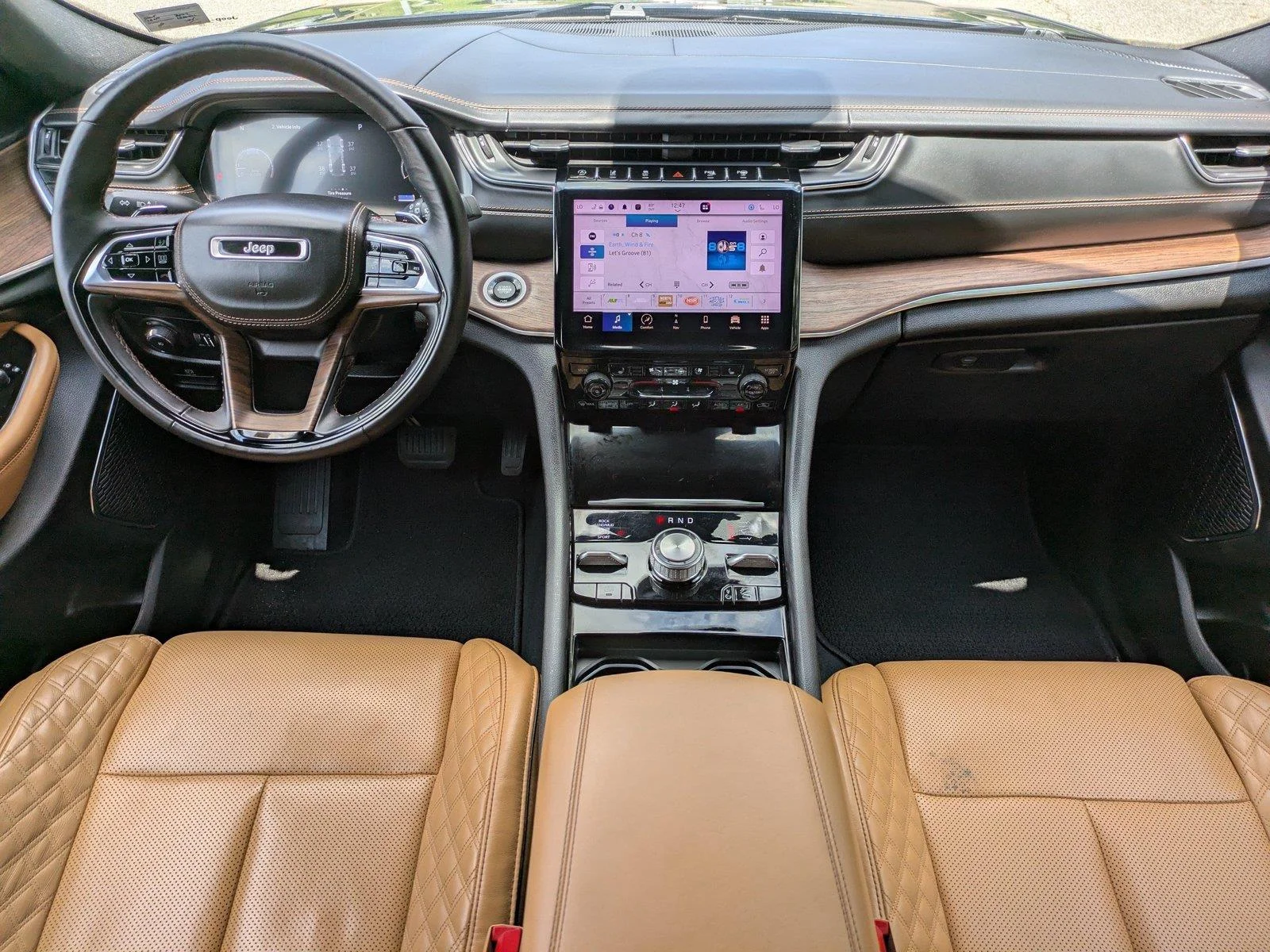 Used 2023 Diamond Black Crystal Pearlcoat Jeep Summit image 15