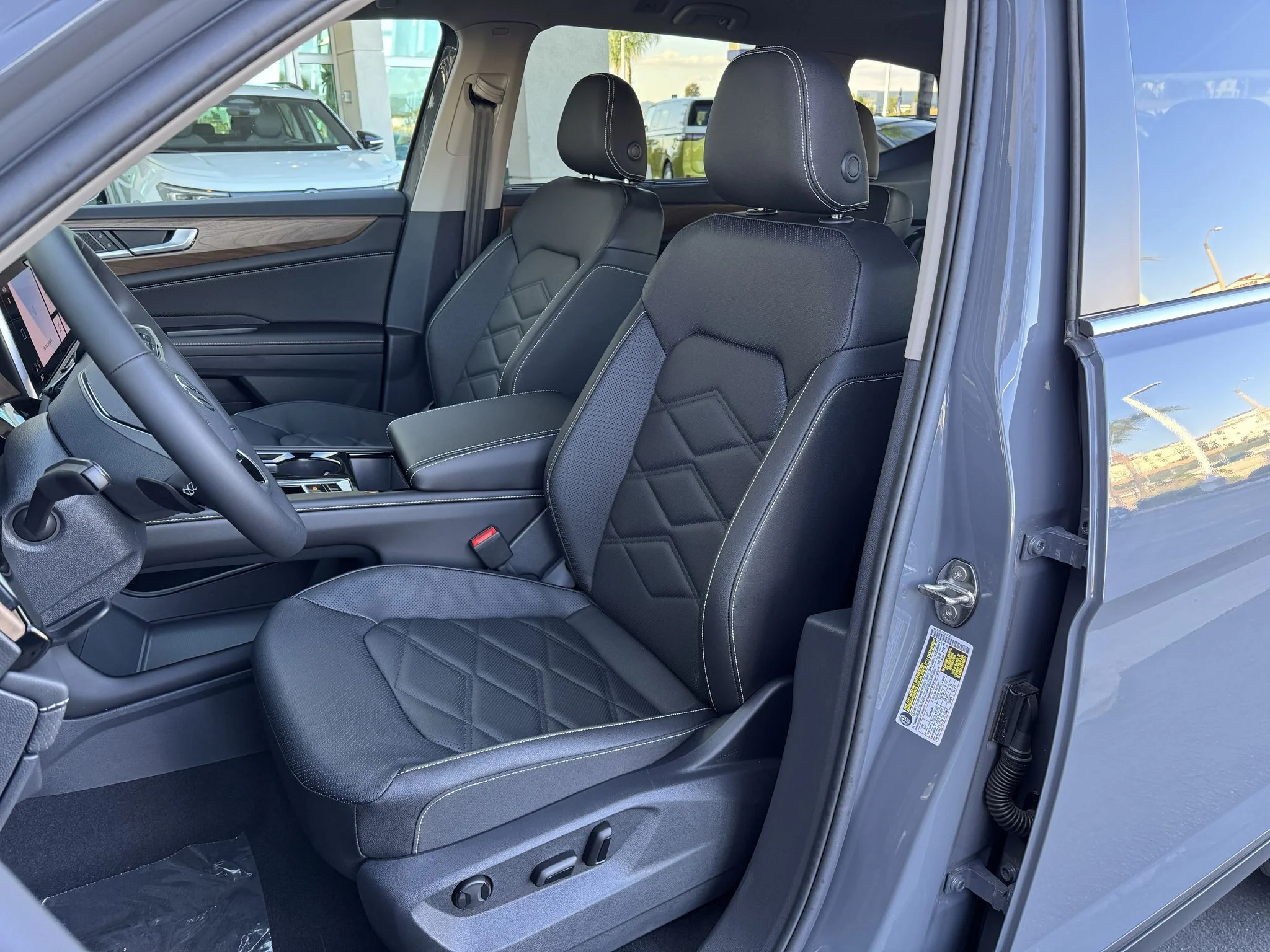 New 2026 Pure Gray Volkswagen 2.0T SE w/Technology image 19