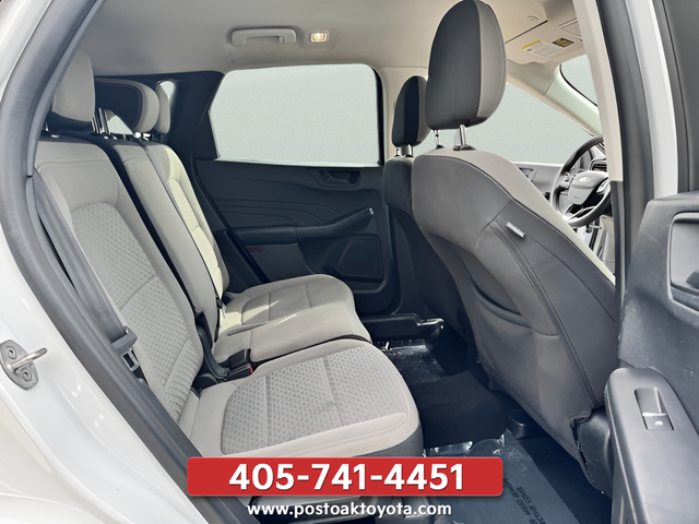 Used 2022 White Ford SE image 29