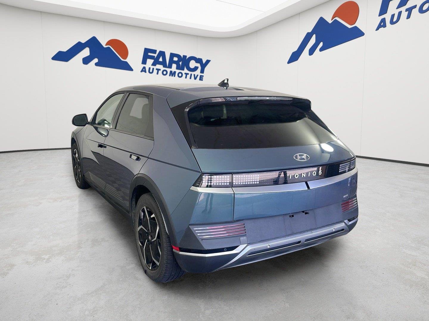 Used 2023 Digital Teal Hyundai SEL image 18