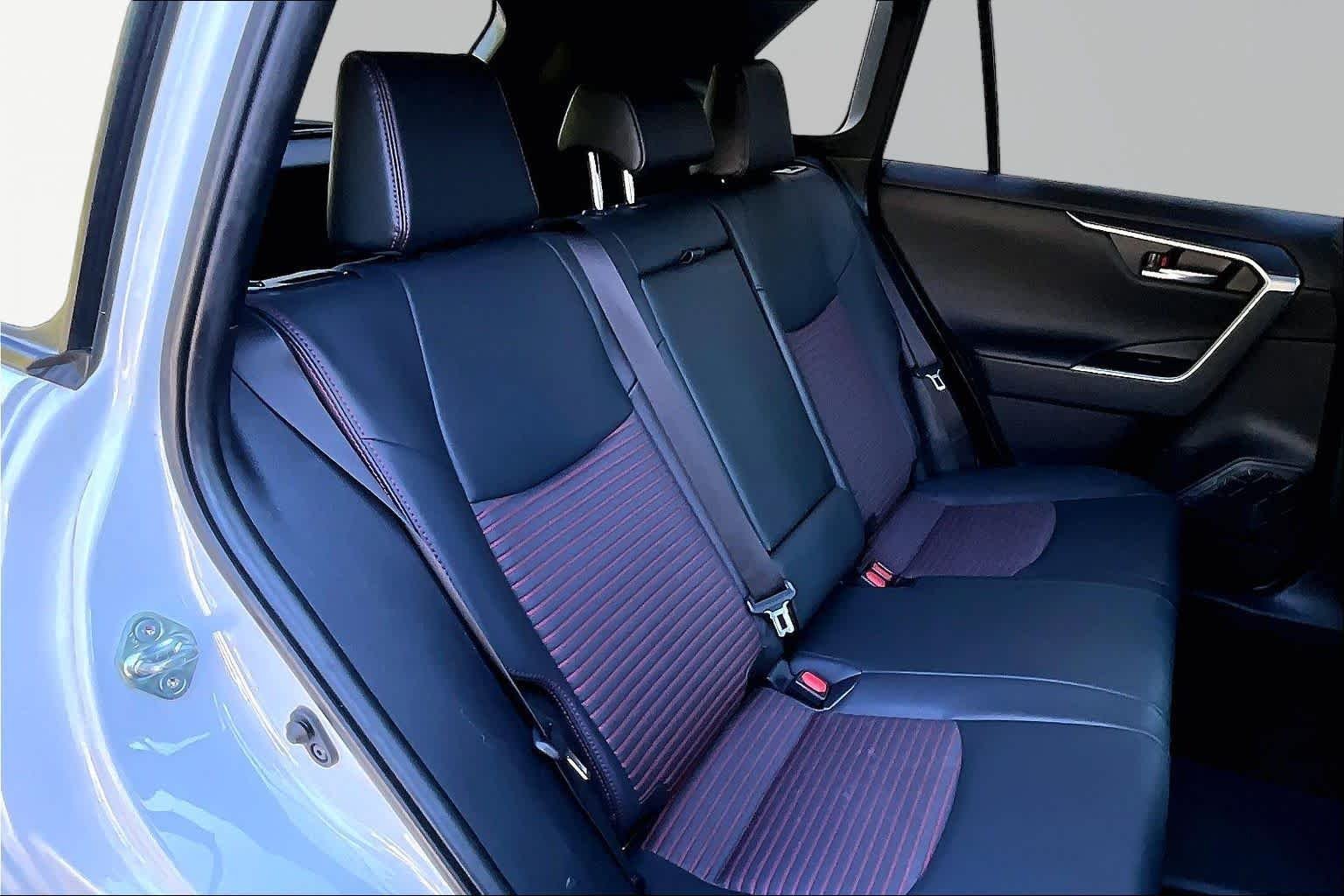 Used 2025 Wind Chill Pearl/Midnight Black Metallic Toyota XSE image 20