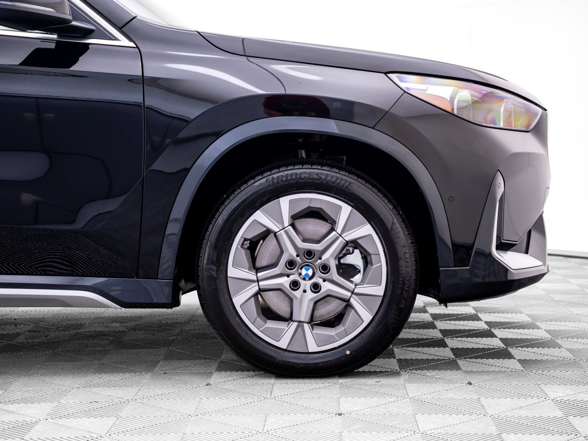 New 2027 Jet Black BMW xDrive28i image 33