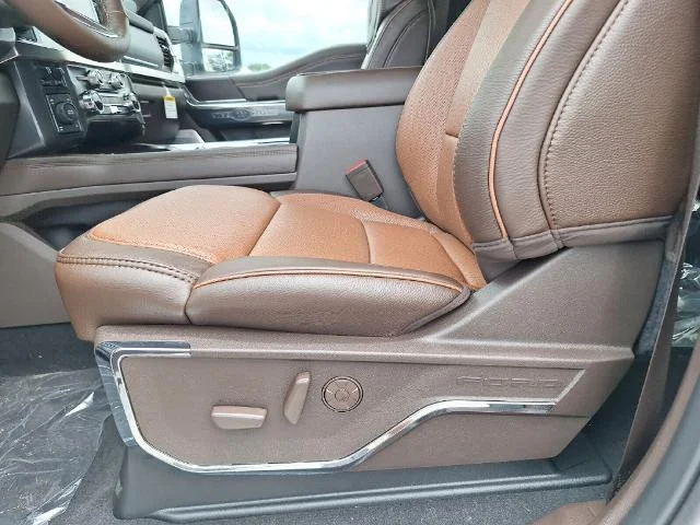 New 2026 Star White Metallic Tri-Coat Ford F-250® King Ranch® image 41