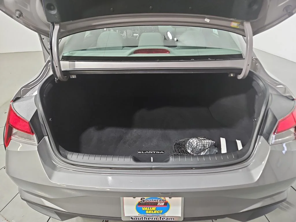 Used 2023 Silver Hyundai SEL image 22