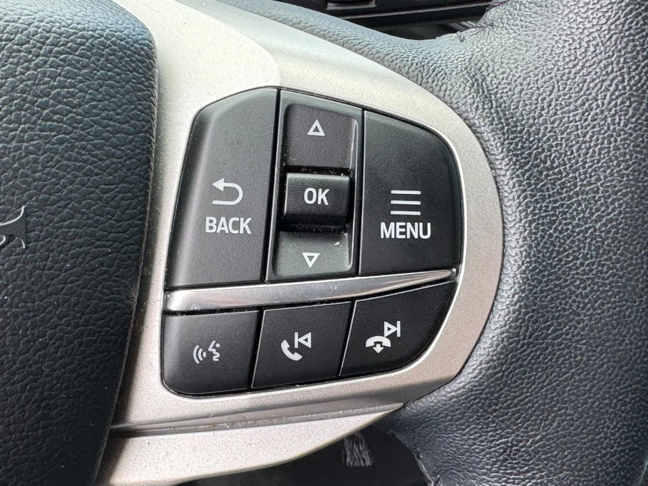 Used 2023 Iconic Silver Ford XLT image 22
