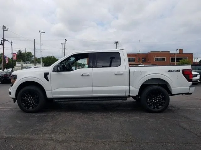 New 2026 Oxford White Ford XLT image 10