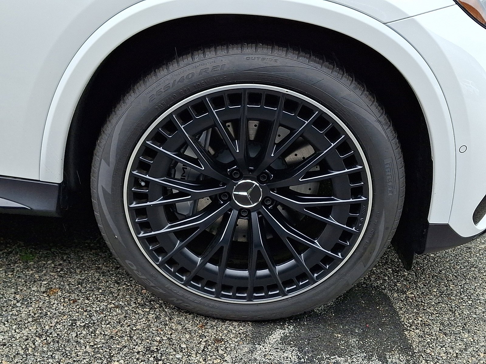 New 2026 MANUFAKTUR Moonlight White Metallic Mercedes-Benz AMG® GLC 43 4MATIC® Coupe image 30