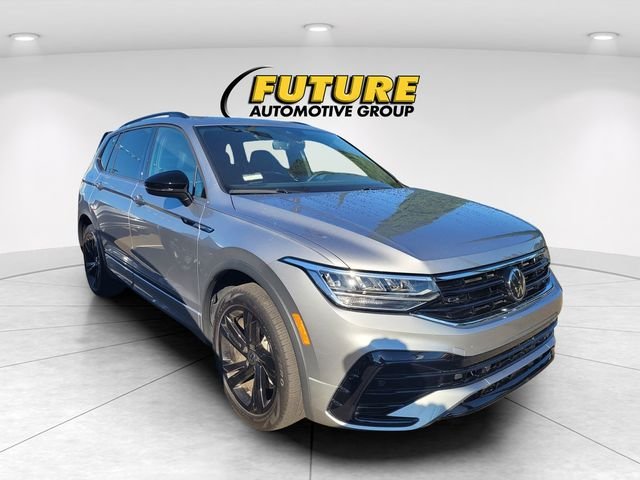 2023 Volkswagen Tiguan 2.0T SE R-Line Black's photo