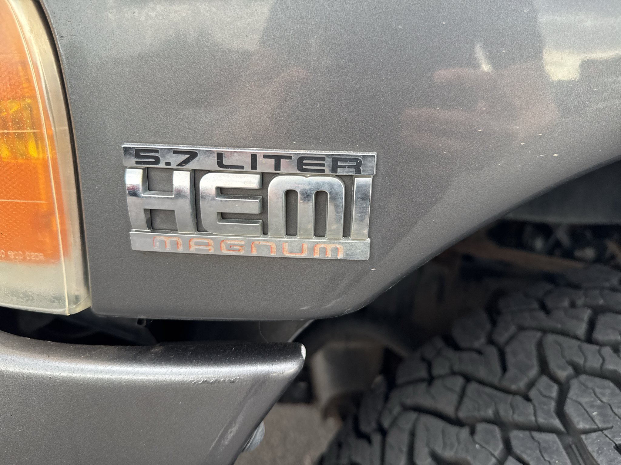 Used 2005 Gray Dodge SLT image 30