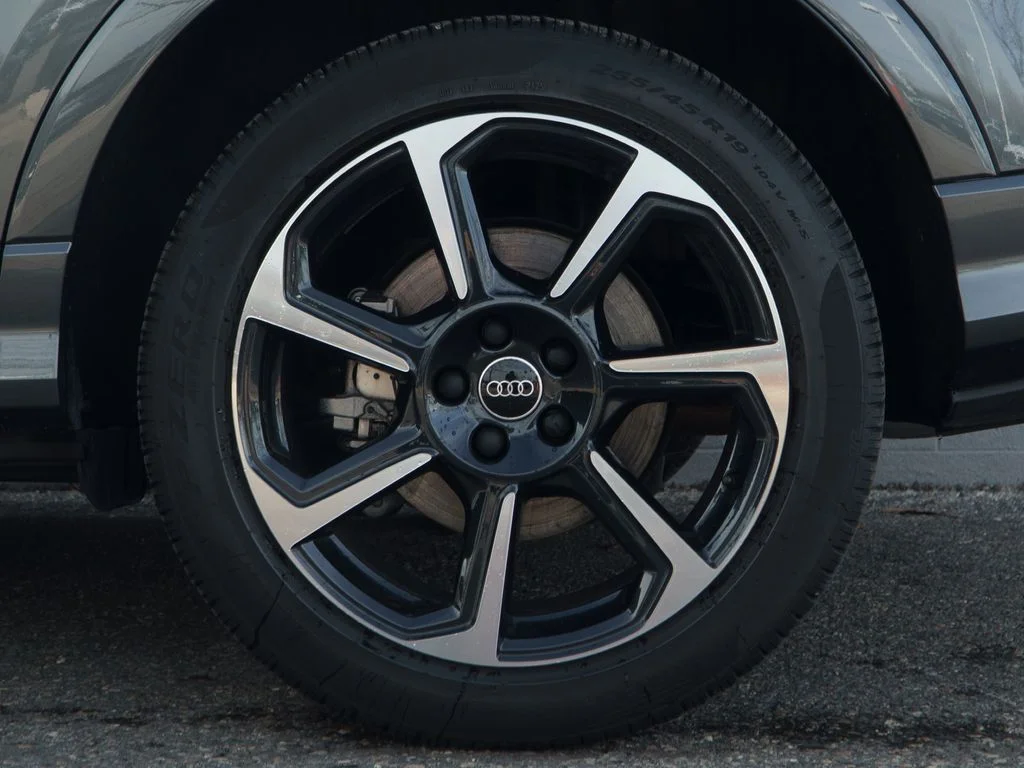 Used 2025 Gray Audi Premium Plus image 13