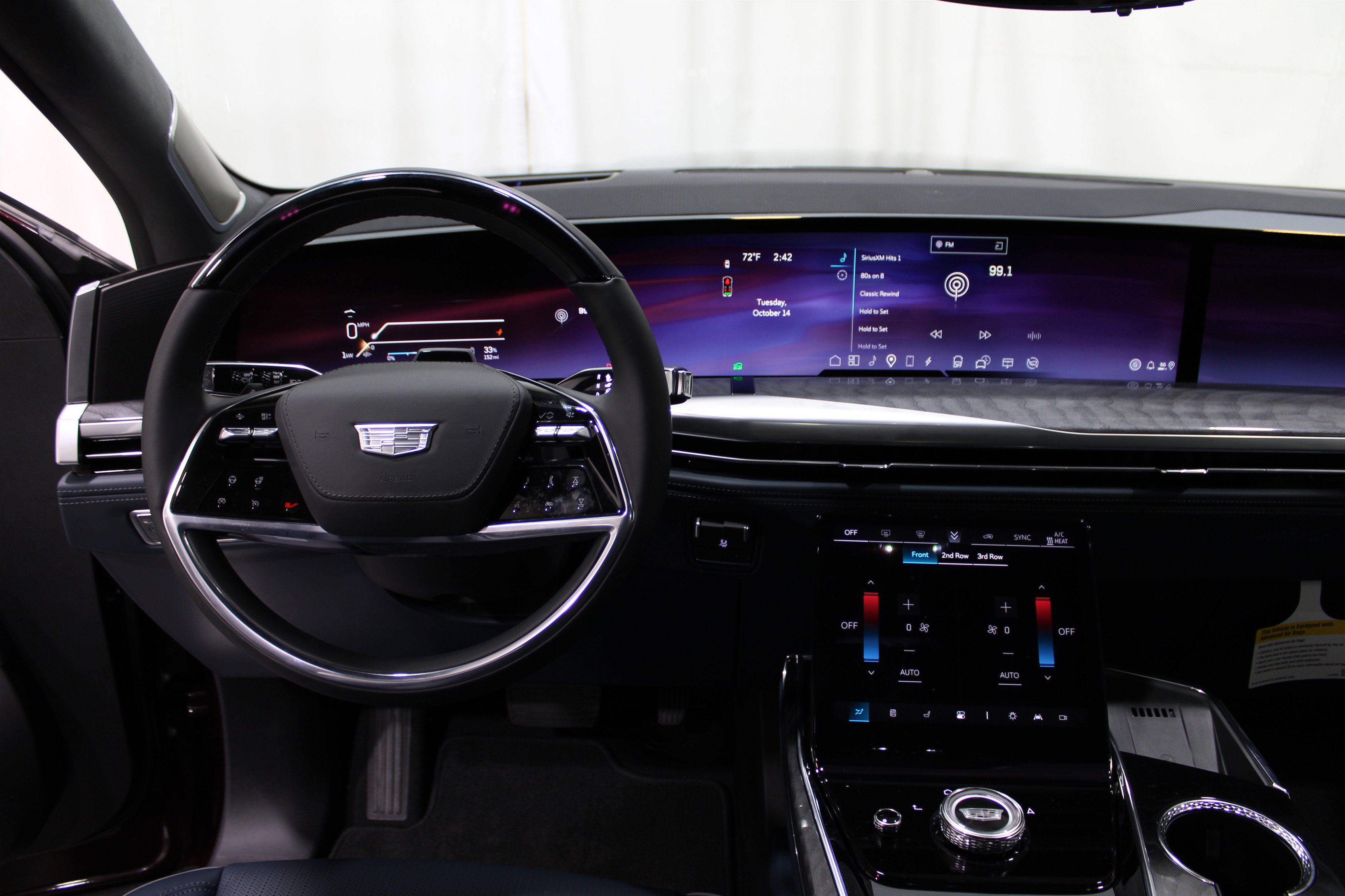 2025 Cadillac Escalade IQ Luxury photo 2