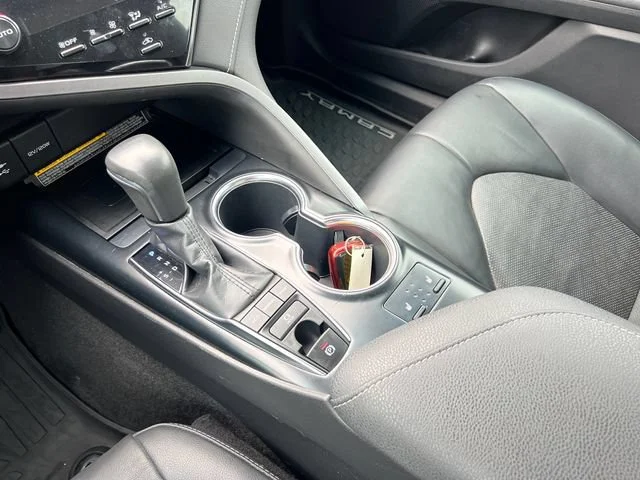 Used 2019 Wind Chill Pearl/Midnight Black Metallic Toyota XSE V6 image 26