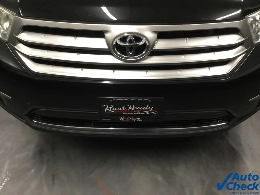Used 2013 Black Toyota Base Plus V6 image 17