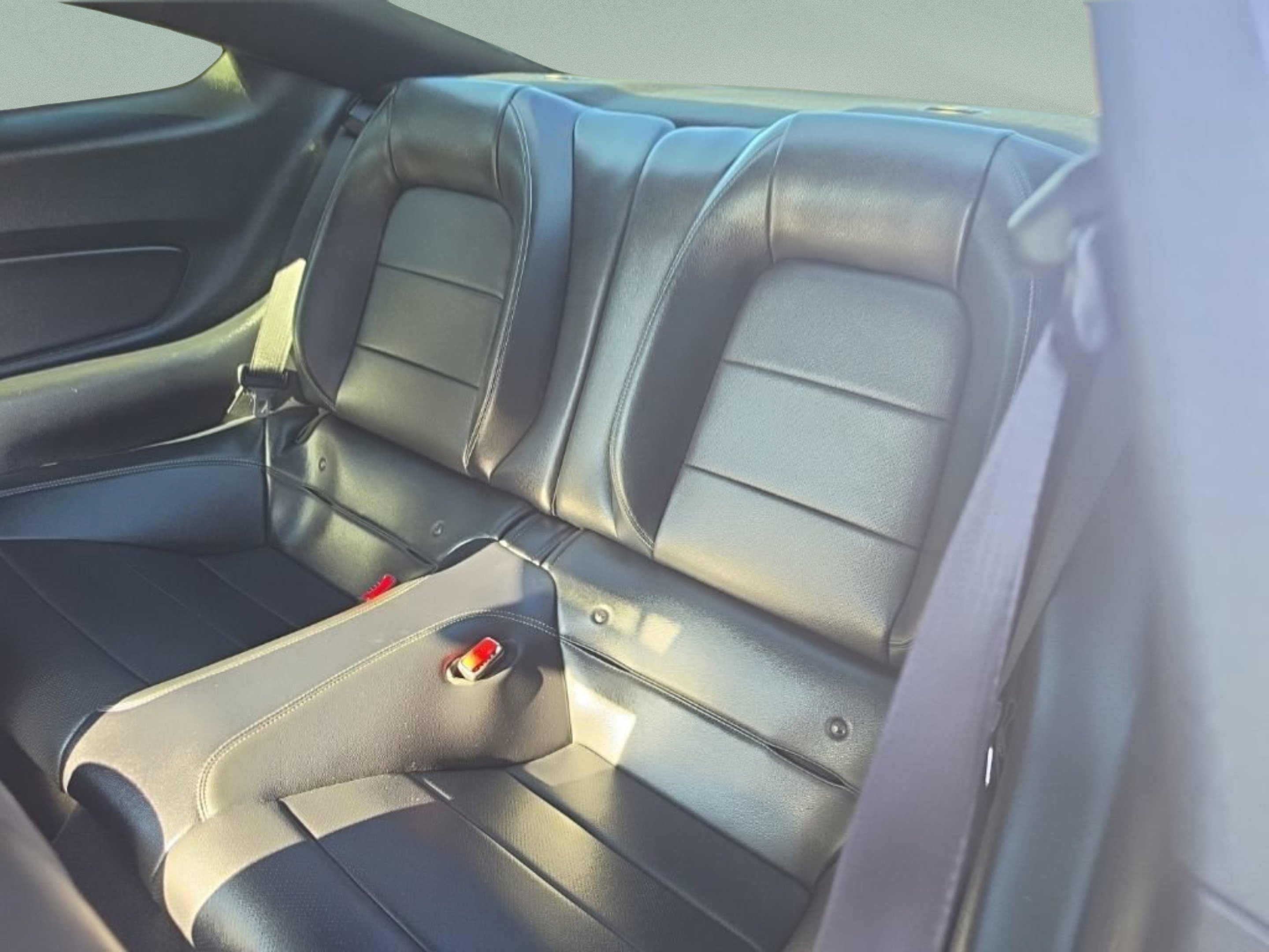 Used 2015 Black Ford GT Premium image 25