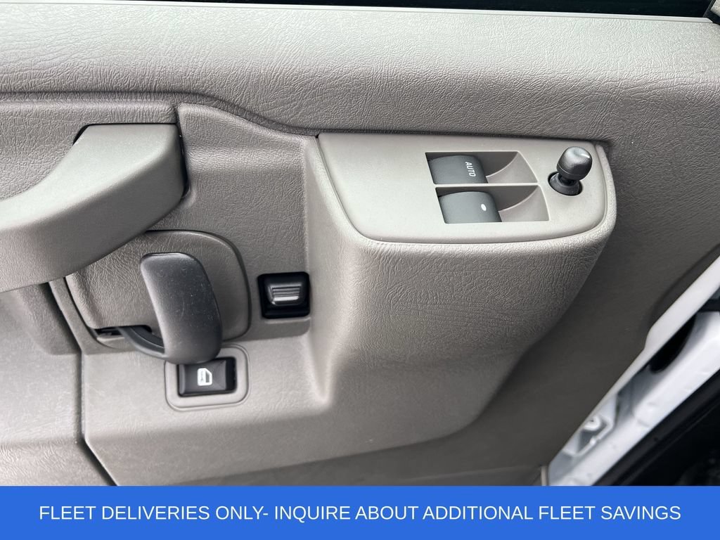 2025 Chevrolet Express Cargo Work Van - Photo 14