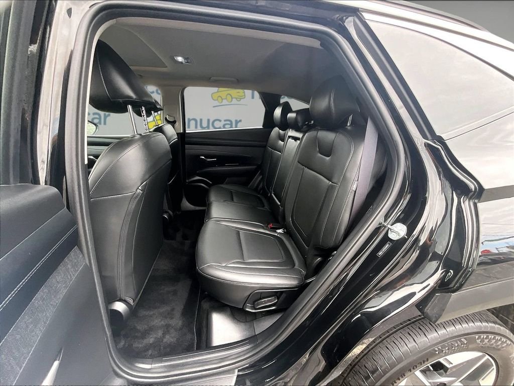 Used 2025 Black Hyundai SEL Convenience image 14