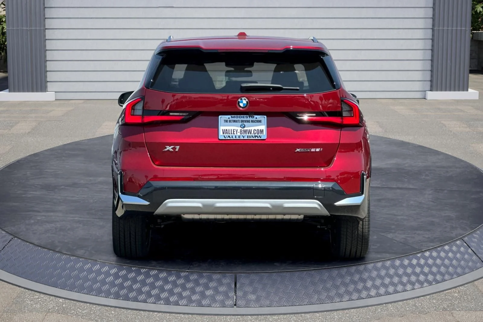 New 2026 Vegas Red Metallic BMW xDrive28i image 5
