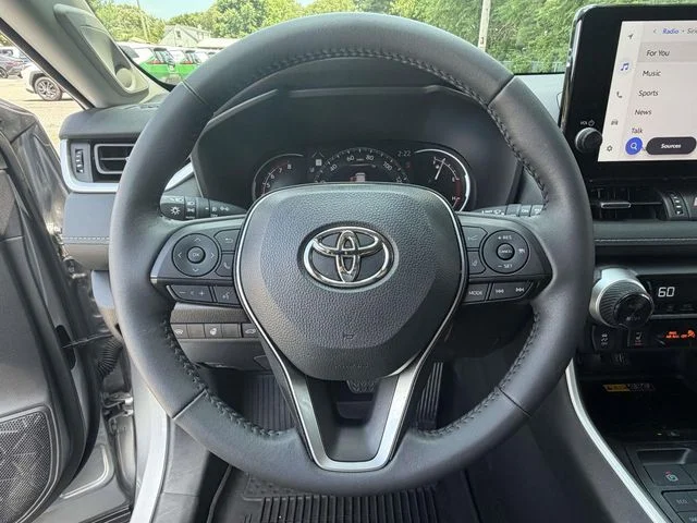Used 2025 Silver Toyota XLE Premium image 18