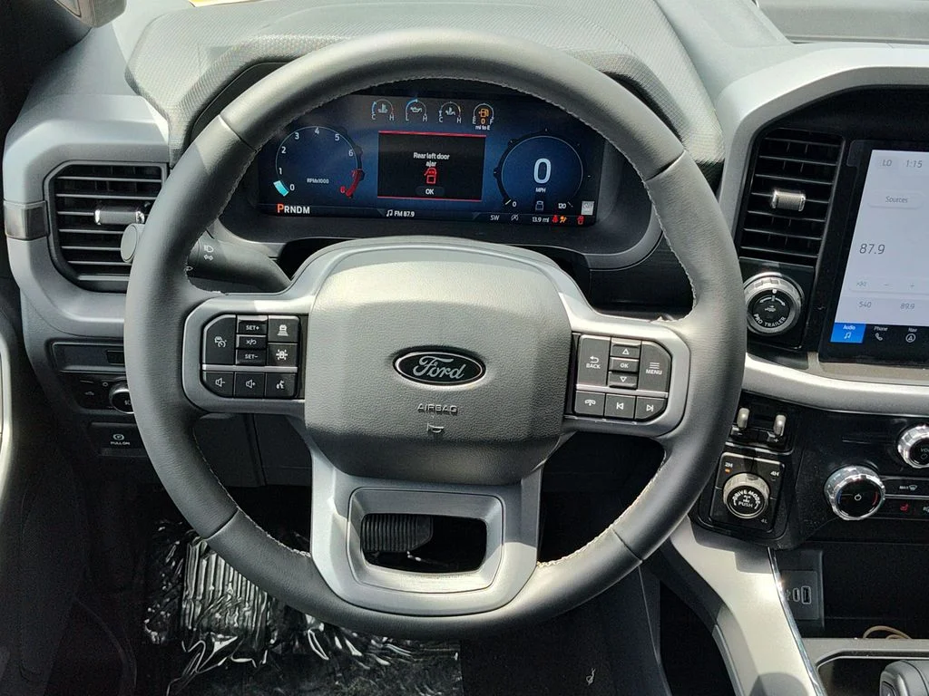 New 2026 Avalanche Ford XLT image 8