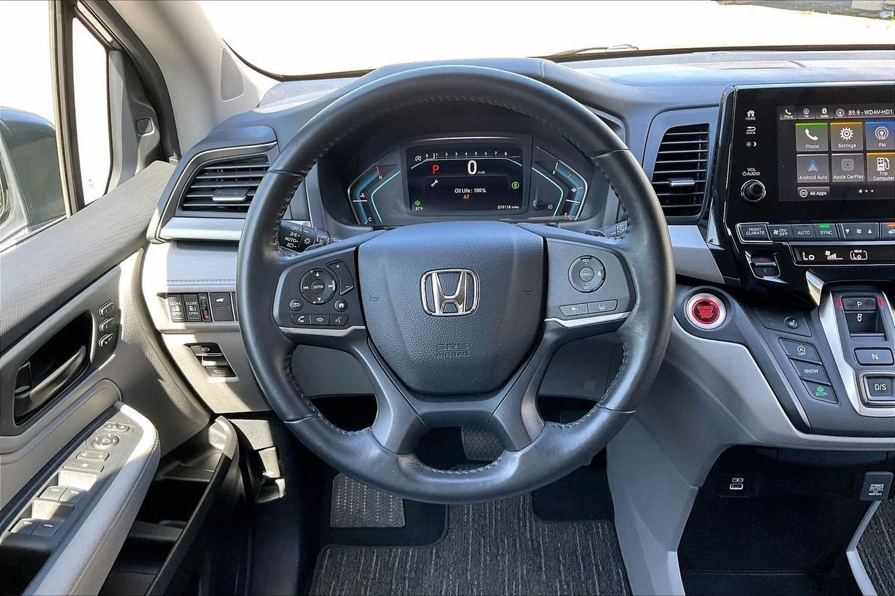 Certified Used 2024  Honda EX-L image 9