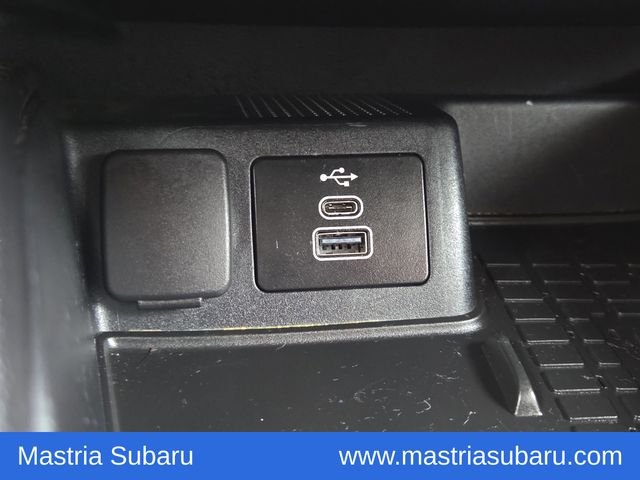 Used 2025 Gray Metallic Ford Outer Banks image 11