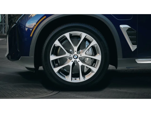 New 2026 Tanzanite Blue II Metallic BMW xDrive50e image 7