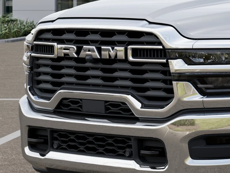 New 2025 Bright White Clearcoat RAM Tradesman image 29