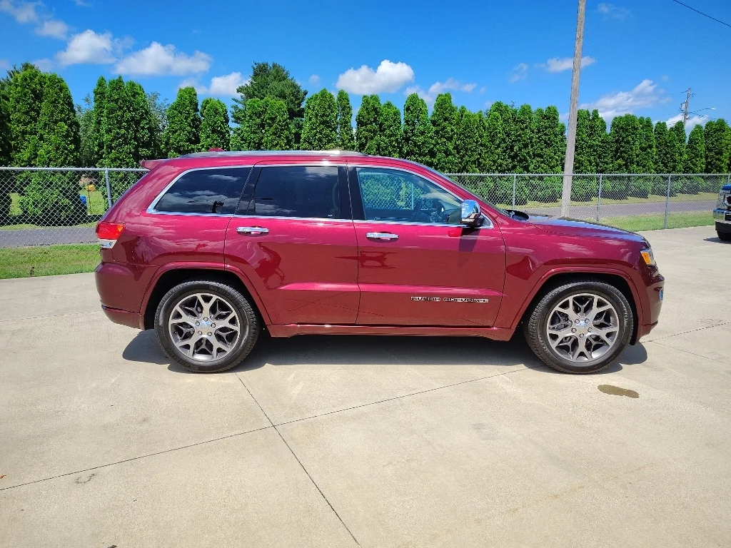 Used 2020 Velvet Red Pearlcoat Jeep Overland image 2