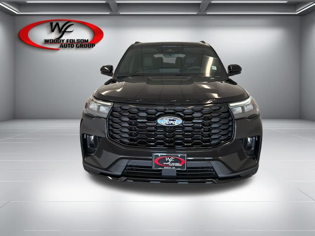 New 2027 Agate Black Metallic Ford ST-Line image 2