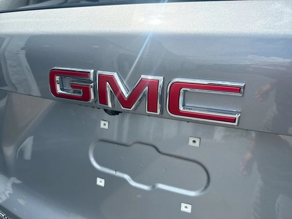 New 2027 Sterling Metallic GMC AWD Elevation image 26