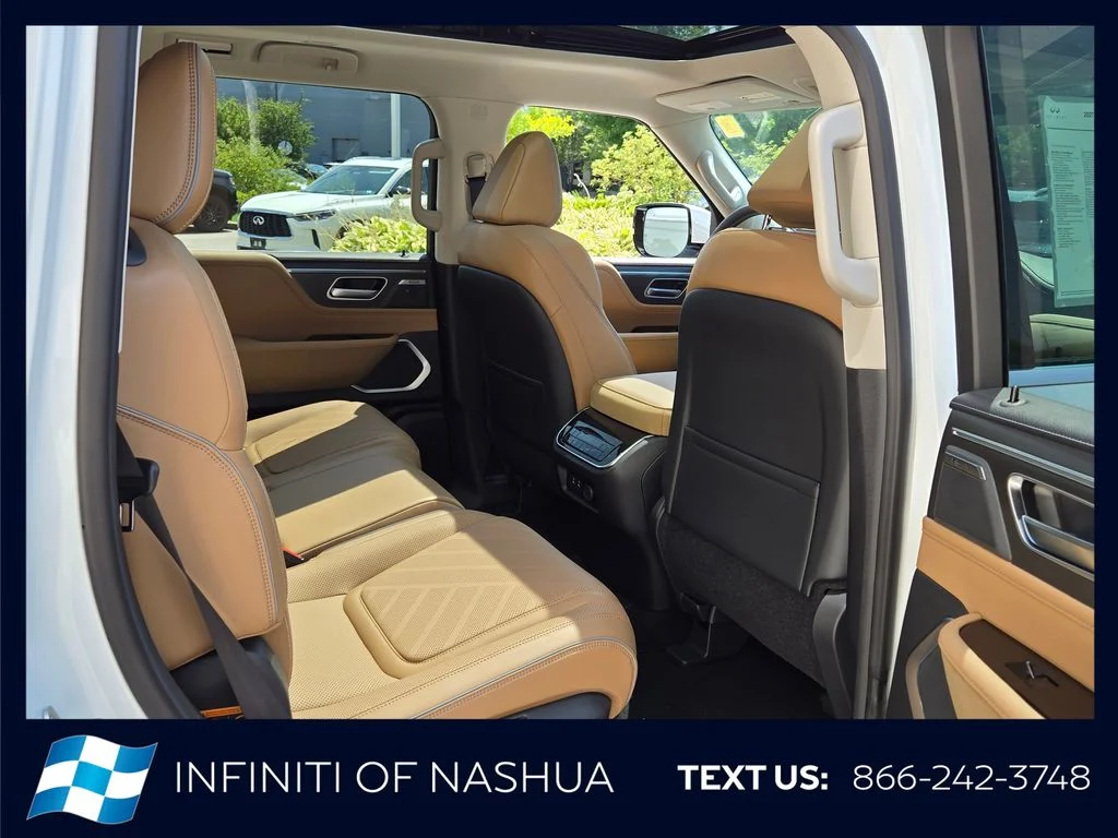 New 2027 RADIANT WHITE INFINITI Luxe 4WD image 18